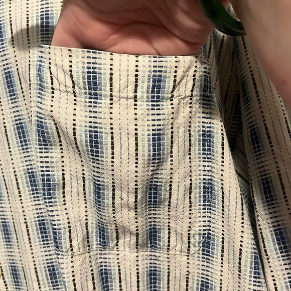 100% Silk Tommy Bahama size XXL Coastal Button Down Shirt perfect for vacation! - Picture 4 of 7